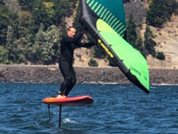 TRANSITIONING FROM SUP BOARD TO FOIL BOARD WHEN LEARNING TO WING FOIL.